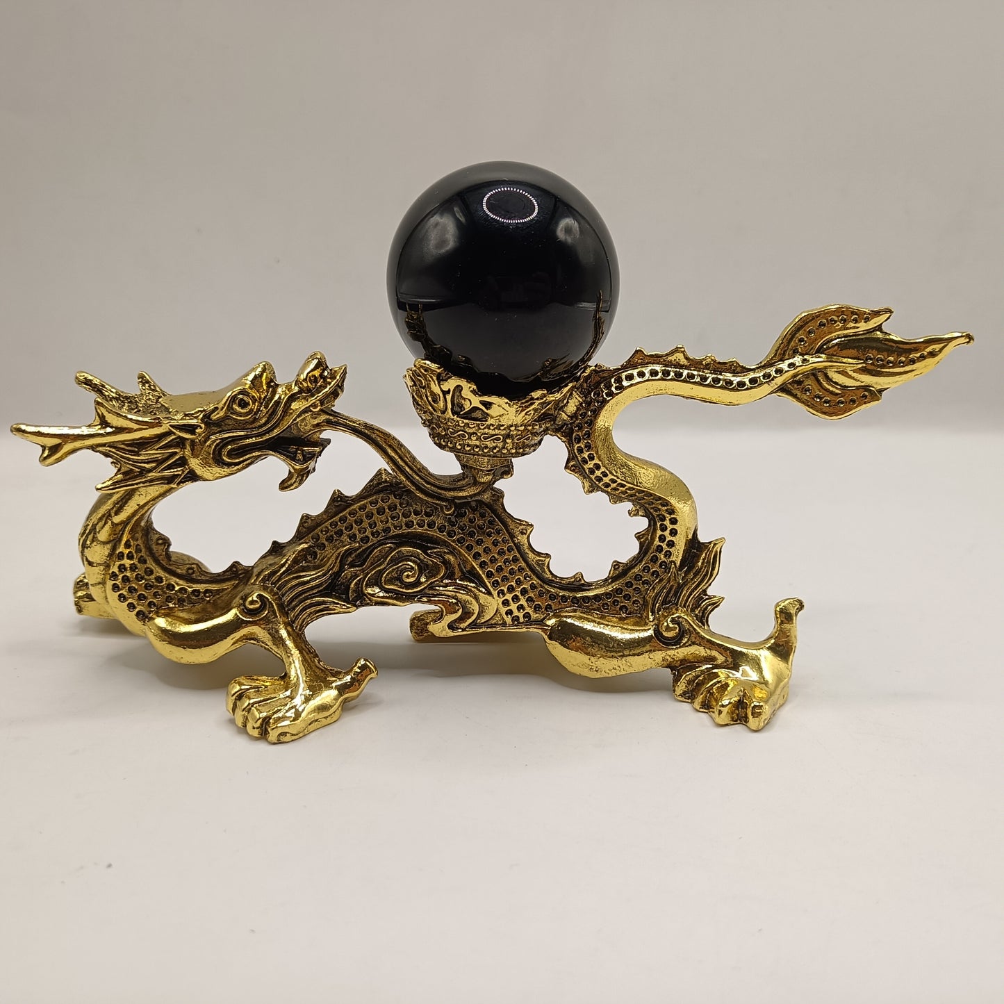 Sitting Dragon holder